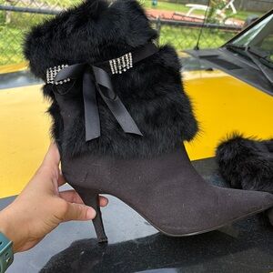 Elegant Black Fur-Trimmed Ankle Boots